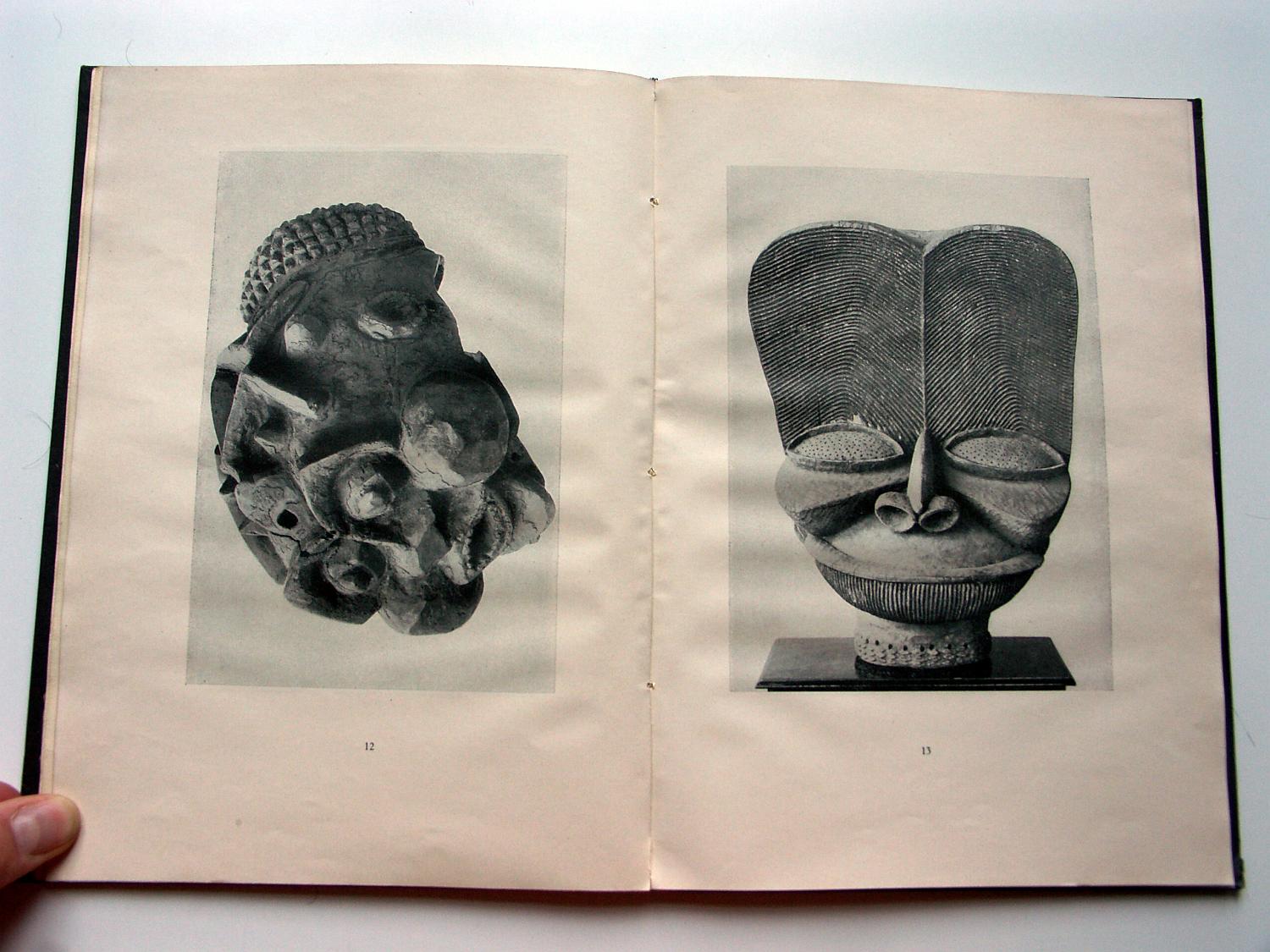 zz-eins21,s.44 12 bafum ort mbang kamerun,holz-maske,carl einstein und